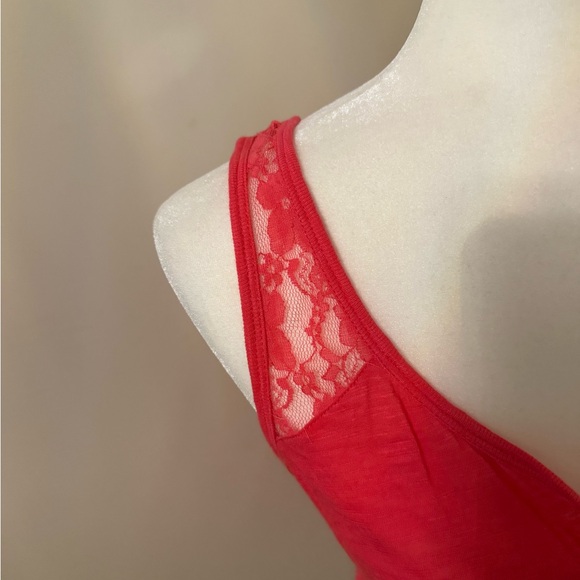 Express Tank Top - Picture 3 of 5